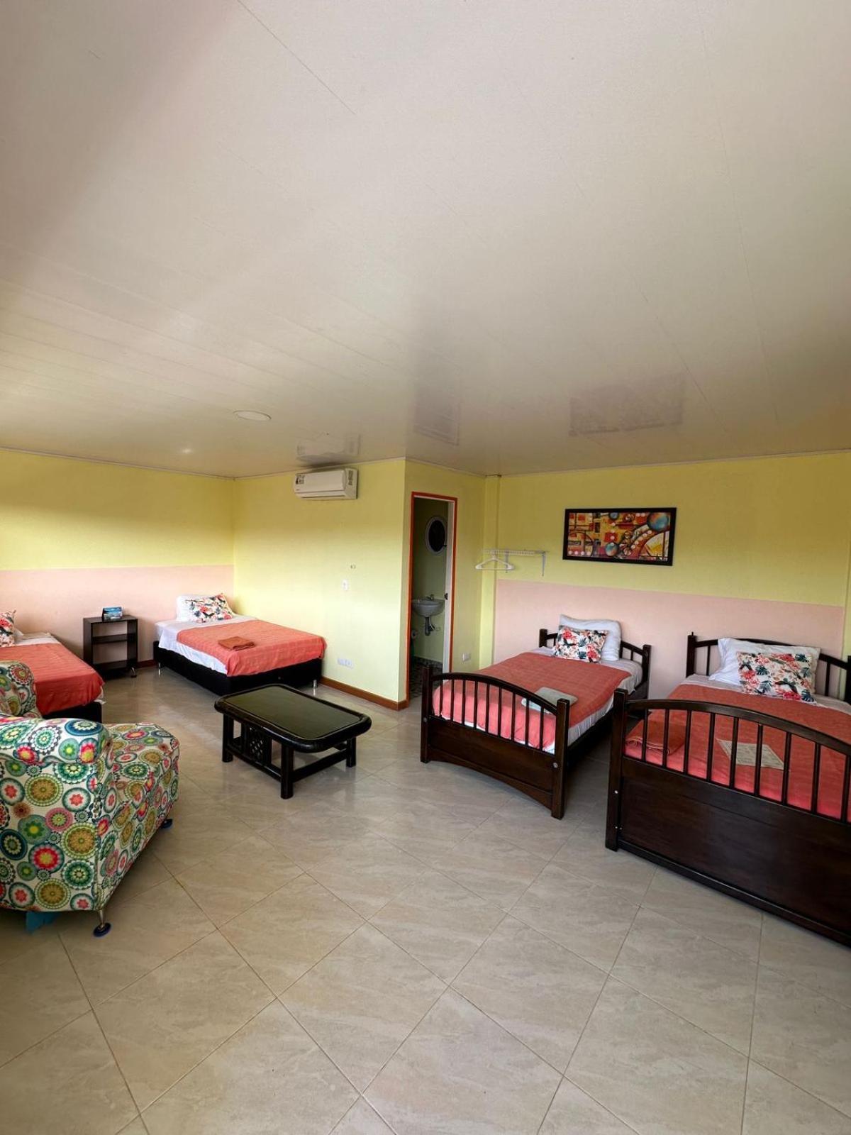 Victoria'S Gennie Bay Village Hostal San Andrés Exteriör bild